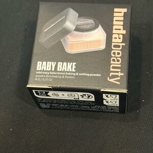 Huda Beauty Baby Bake Loose Setting Powder mini in cherry Blossom